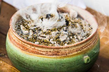 pebetero para quemar resinas aromáticas
